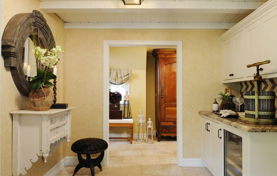 Perfectly designed from top to bottom, this kitchen uses two door styles, two Designer Face Frame edges, and two beautiful finishes to create a unique and inventive space.