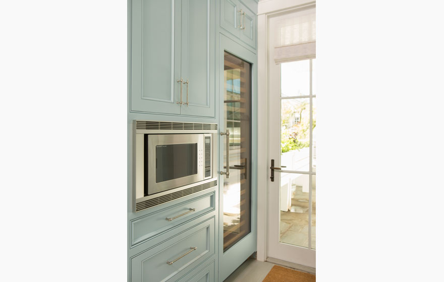 Lighten the look of any room with fresh, airy blue paint on Laguna 3/4" (853) Doors.